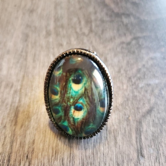 Acrylic Resin Transparent Fashion Peacock Pattern Size 6 Ring - Picture 2 of 5